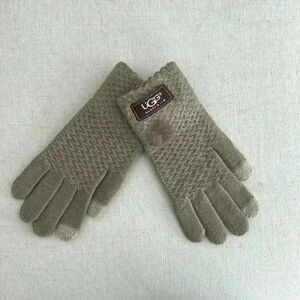 Taupe UGG Gloves
